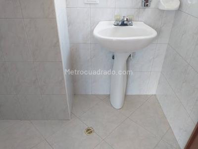 Casa de 5 alcobas en venta en Polo Club, Bogotá, 340 m² · foto 19 de 20