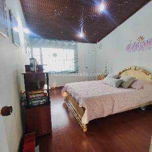Casa de 3 alcobas en venta en Malibu La Alhambra, Bogotá, 300 m² · foto 11 de 19