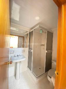 Casa de 5 alcobas en venta en La Calera, La Calera, 358 m² · foto 2 de 18