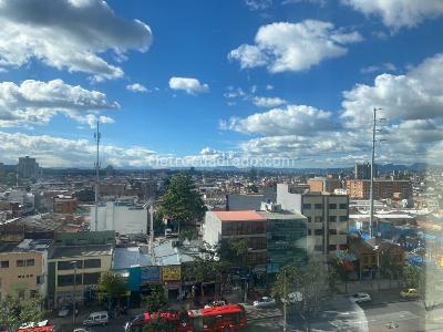 Apartamento de 3 alcobas en venta en Chapinero, Bogotá, 132 m² · foto 2 de 18