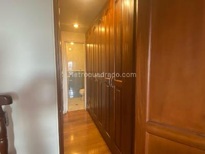 Apartamento de 3 alcobas en venta en Chapinero, Bogotá, 132 m² · foto 3 de 18