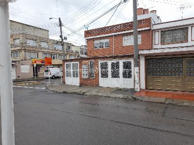 Casa de 5 alcobas en venta en Marsella, Bogotá, 460 m² · foto 2 de 4