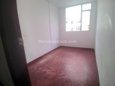 Casa de 5 alcobas en venta en Ciudad Berna, Bogotá, 400 m² · foto 7 de 13