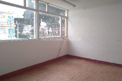 Casa de 5 alcobas en venta en Ciudad Berna, Bogotá, 400 m² · foto 10 de 13
