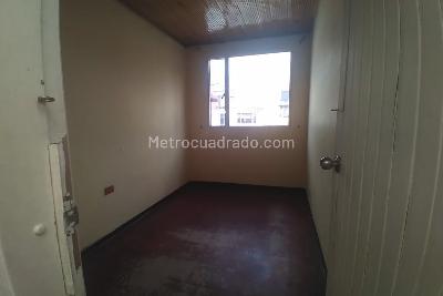 Casa de 5 alcobas en venta en Ciudad Berna, Bogotá, 400 m² · foto 11 de 13