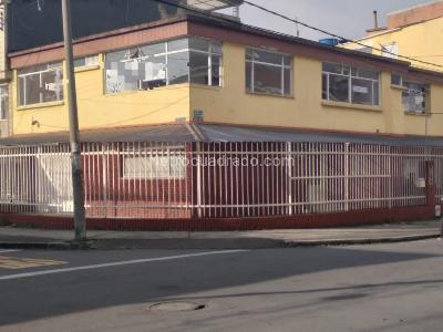 Casa de 5 alcobas en venta en Ciudad Berna, Bogotá, 400 m² · foto 12 de 13