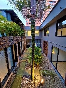 Casa de 1 alcoba en venta en Francisco Miranda, Bogotá, 789 m² · foto 2 de 20