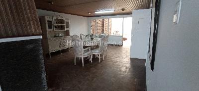 Casa de 5 alcobas en venta en Teusaquillo, Bogotá, 560 m² · foto 3 de 17