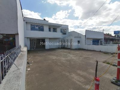Casa de 5 alcobas en arriendo en San Luis, Chía, 700 m² · foto 2 de 17