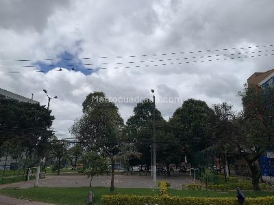 Casa de 5 alcobas en venta en Quinta Paredes, Bogotá, 645 m² · foto 10 de 10