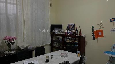 Casa de 5 alcobas en venta en Galerias, Bogotá, 440 m² · foto 2 de 9