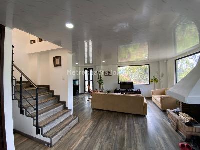 Casa de 4 alcobas en venta en Vereda El Libano, La Calera, 748 m² · foto 2 de 19