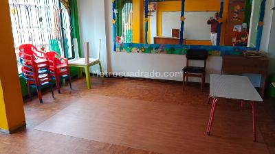 Casa de 5 alcobas en venta en Zarzamora, Bogotá, 330 m² · foto 5 de 20