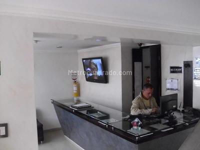Casa de 5 alcobas en venta en Quinta Paredes, Bogotá, 288 m² · foto 2 de 12