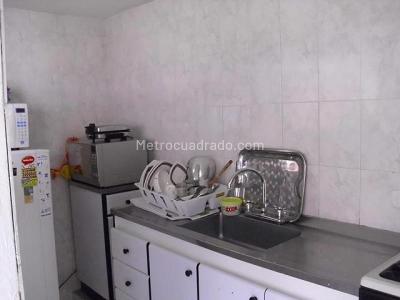 Casa de 5 alcobas en venta en Quinta Paredes, Bogotá, 288 m² · foto 3 de 12