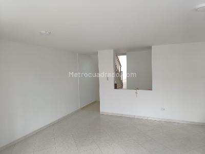 Casa de 5 alcobas en venta en Las Orquideas, Bogotá, 351 m² · foto 6 de 20