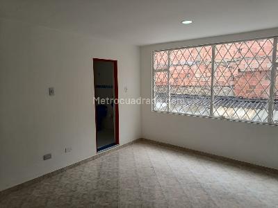 Casa de 5 alcobas en venta en Las Orquideas, Bogotá, 351 m² · foto 8 de 20