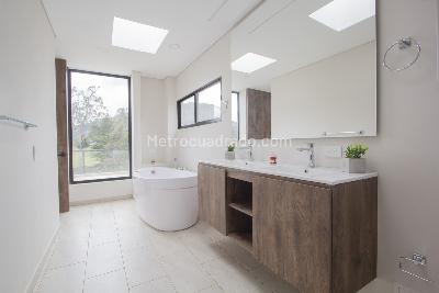 Casa de 3 alcobas en venta en La Calera, La Calera, 390 m² · foto 18 de 20