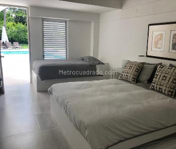 Casa de 5 alcobas en venta en Club Puerto Peñalisa, Girardot, 358 m² · foto 7 de 20