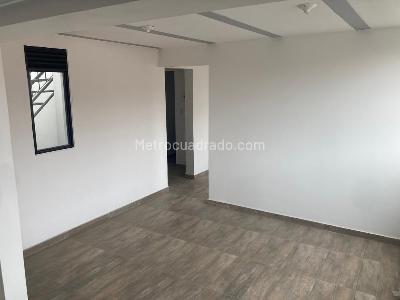 Casa de 5 alcobas en venta en Fontibon, Bogotá, 324 m² · foto 4 de 17