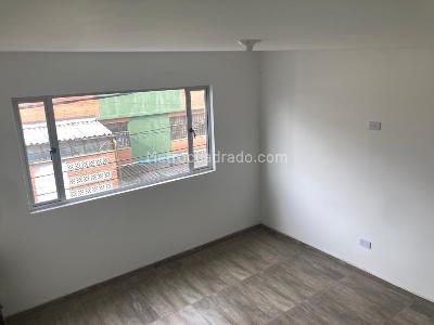 Casa de 5 alcobas en venta en Fontibon, Bogotá, 324 m² · foto 5 de 17