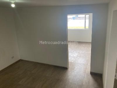 Casa de 5 alcobas en venta en Fontibon, Bogotá, 324 m² · foto 8 de 17