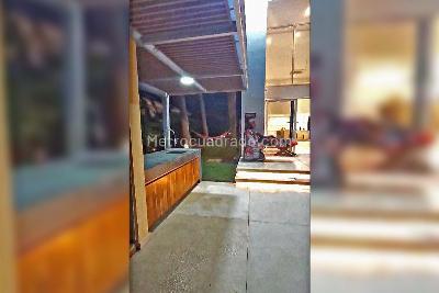 Casa de 5 alcobas en venta en Club Puerto Peñalisa, Girardot, 650 m² · foto 18 de 19