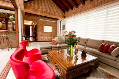 Casa de 4 alcobas en venta en Santa Barbara Alta, Bogotá, 600 m² · foto 3 de 17