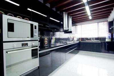 Casa de 4 alcobas en venta en Santa Barbara Alta, Bogotá, 600 m² · foto 5 de 17