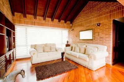 Casa de 4 alcobas en venta en Santa Barbara Alta, Bogotá, 600 m² · foto 11 de 17