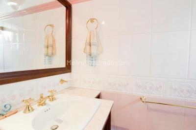 Casa de 4 alcobas en venta en Santa Barbara Alta, Bogotá, 600 m² · foto 13 de 17