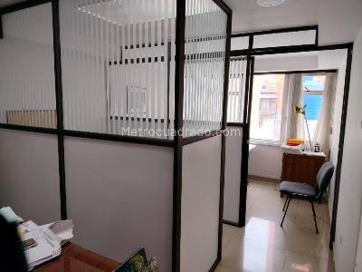 Casa de 5 alcobas en arriendo en Lago Gaitan, Bogotá, 400 m² · foto 2 de 20