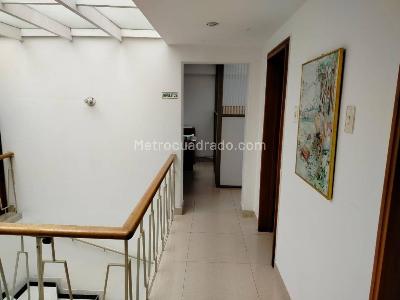 Casa de 5 alcobas en arriendo en Lago Gaitan, Bogotá, 400 m² · foto 8 de 20