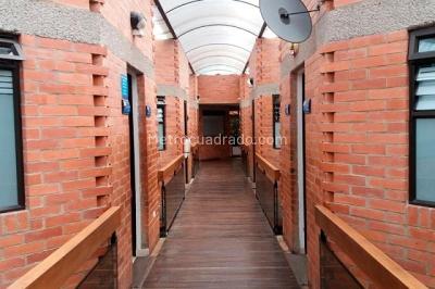 Casa de 5 alcobas en venta en Chia, Chía, 464 m² · foto 2 de 4