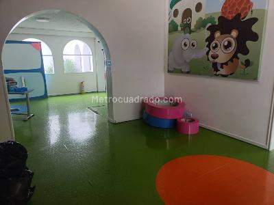 Casa de 5 alcobas en venta en Cedritos, Bogotá, 486 m² · foto 2 de 20