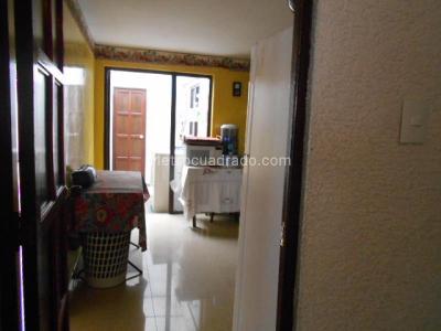 Casa de 3 alcobas en venta en El Batán, Bogotá, 192 m² · foto 3 de 19