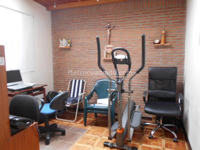 Casa de 3 alcobas en venta en El Batán, Bogotá, 192 m² · foto 4 de 19