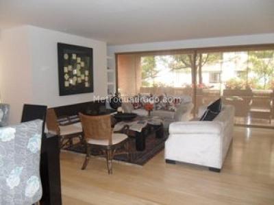Apartamento de 2 alcobas en venta en Los Rosales, Bogotá, 300 m² · foto 2 de 20