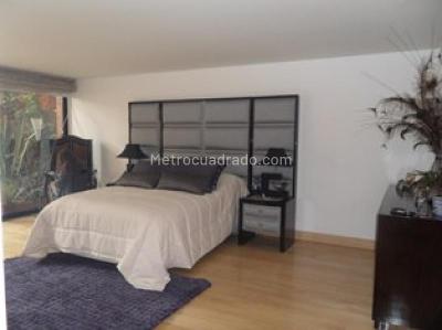 Apartamento de 2 alcobas en venta en Los Rosales, Bogotá, 300 m² · foto 14 de 20