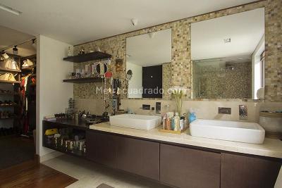Apartamento de 3 alcobas en venta en Los Rosales, Bogotá, 303 m² · foto 2 de 20