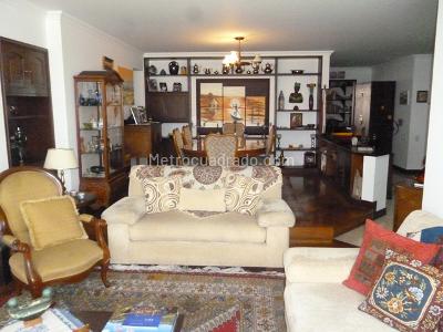 Apartamento de 3 alcobas en venta en Chico Reservado, Bogotá, 174 m² · foto 7 de 20