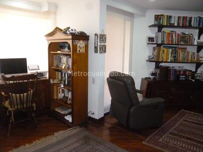 Apartamento de 3 alcobas en venta en Chico Reservado, Bogotá, 174 m² · foto 11 de 20