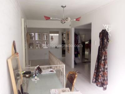 Casa de 5 alcobas en venta en Chico Norte, Bogotá, 285 m² · foto 3 de 20