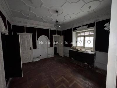 Casa de 5 alcobas en venta en La Candelaria, Bogotá, 808 m² · foto 3 de 11