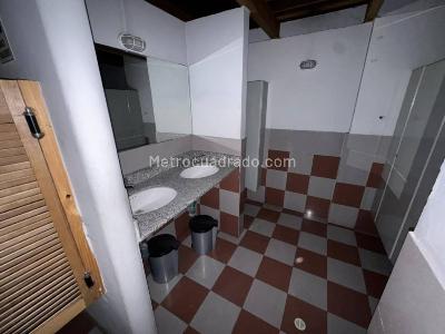Casa de 5 alcobas en venta en La Candelaria, Bogotá, 808 m² · foto 8 de 11