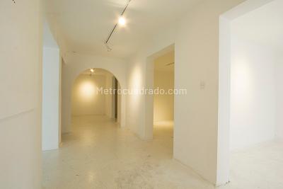 Casa de 5 alcobas en venta en San Felipe, Bogotá, 355 m² · foto 2 de 20