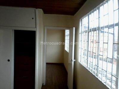 Casa de 5 alcobas en venta en Los Alcazares, Bogotá, 376 m² · foto 2 de 11