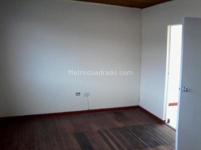 Casa de 5 alcobas en venta en Los Alcazares, Bogotá, 376 m² · foto 3 de 11