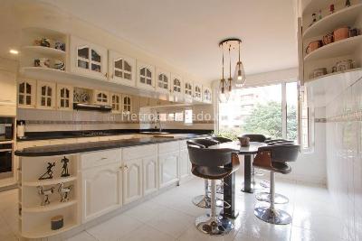 Apartamento de 4 alcobas en venta en Santa Paula, Bogotá, 243 m² · foto 7 de 20