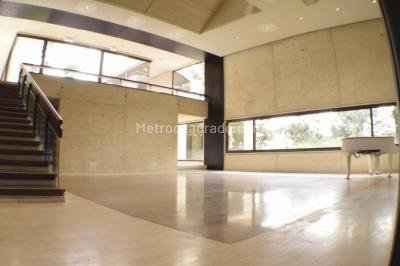 Casa de 4 alcobas en venta en Chico Reservado, Bogotá · foto 9 de 14